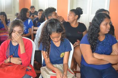 Projeto Chalé Literário discute prevenção de suicídio entre jovens