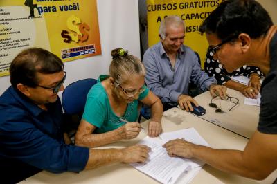 Feirantes do Complexo do Jurunas recebem financiamento para construção de boxes