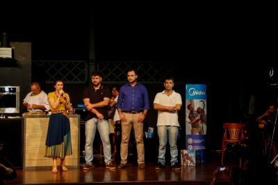 Merendeiras da rede municipal de ensino participam de aulas com chefs de outros estados