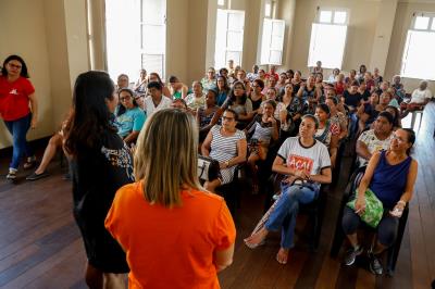Curso da Prefeitura de Belém ensina crochê para iniciantes