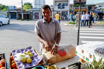 Semob promove ação educativa para travessia segura de pedestres na Senador Lemos