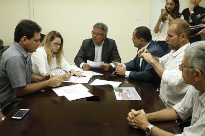 Assinatura de Ordem de Serviço Pratinha e Fátima