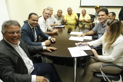 Assinatura de Ordem de Serviço Pratinha e Fátima