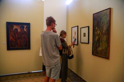 Mabe abre a exposição "Olhares Sobre a Amazônia”