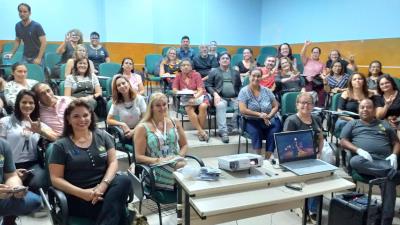 Professores da rede municipal participam de formação sobre surdez