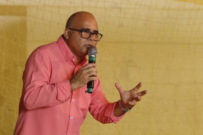 Prefeitura entrega 762 certificados de capacitação profissional e atinge 4,6 mil formados