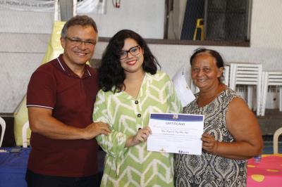 Prefeitura entrega 762 certificados de capacitação profissional e atinge 4,6 mil formados