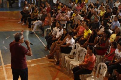 Prefeitura entrega 762 certificados de capacitação profissional e atinge 4,6 mil formados