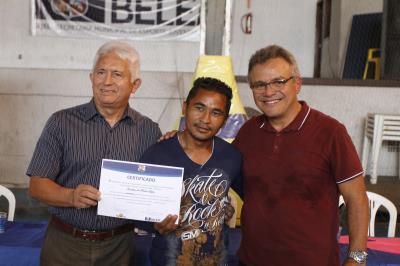 Prefeitura entrega 762 certificados de capacitação profissional e atinge 4,6 mil formados