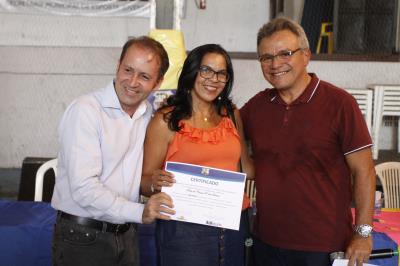 Prefeitura entrega 762 certificados de capacitação profissional e atinge 4,6 mil formados
