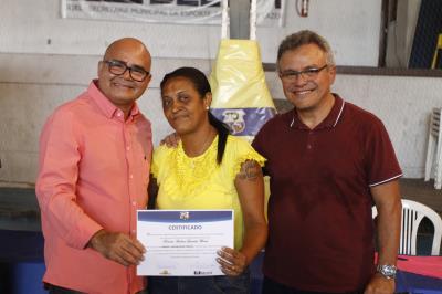 Prefeitura entrega 762 certificados de capacitação profissional e atinge 4,6 mil formados