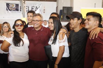 Prefeitura entrega 762 certificados de capacitação profissional e atinge 4,6 mil formados