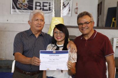 Prefeitura entrega 762 certificados de capacitação profissional e atinge 4,6 mil formados