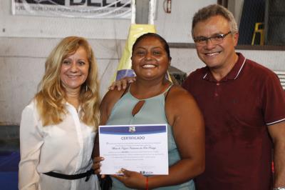 Prefeitura entrega 762 certificados de capacitação profissional e atinge 4,6 mil formados