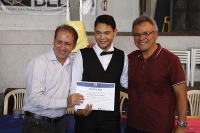 Prefeitura entrega 762 certificados de capacitação profissional e atinge 4,6 mil formados