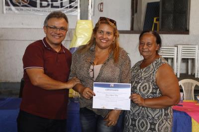 Prefeitura entrega 762 certificados de capacitação profissional e atinge 4,6 mil formados
