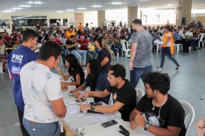 Mais de 500 veículos são arrematados em leilão da SeMOB