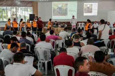 Mais de 500 veículos são arrematados em leilão da SeMOB