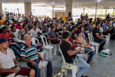 Mais de 500 veículos são arrematados em leilão da SeMOB