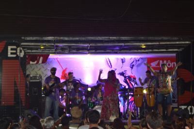 Festa de aniversário de Icoaraci termina com shows e corte de bolo de três metros