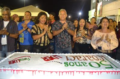 Festa de aniversário de Icoaraci termina com shows e corte de bolo de três metros
