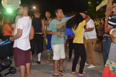 Festa de aniversário de Icoaraci termina com shows e corte de bolo de três metros