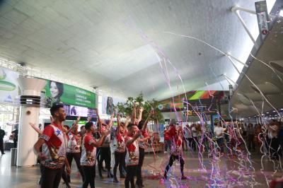 Turistas do Círio de Nazaré são recepcionados no aeroporto de Belém