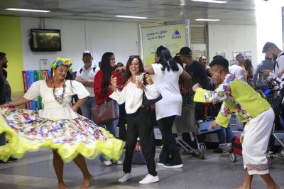 Turistas do Círio de Nazaré são recepcionados no aeroporto de Belém