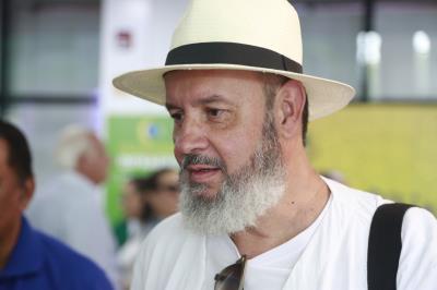 Turistas do Círio de Nazaré são recepcionados no aeroporto de Belém