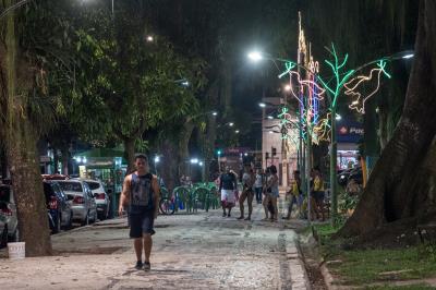 Praça Batista Campos recebe iluminação e cuidados especiais para o Círio