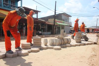 Prefeitura de Belém avança com obra de pavimentação de bloquetes em Cotijuba