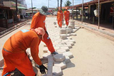 Prefeitura de Belém avança com obra de pavimentação de bloquetes em Cotijuba