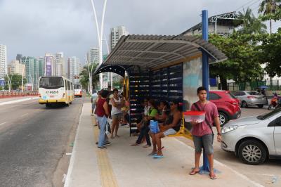 Prefeitura de Belém começa a instalação de novos abrigos de paradas de ônibus 