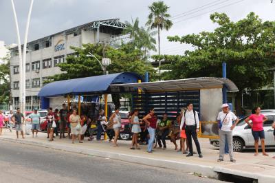 Prefeitura de Belém começa a instalação de novos abrigos de paradas de ônibus 