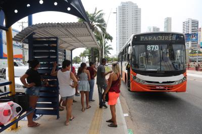 Prefeitura de Belém começa a instalação de novos abrigos de paradas de ônibus 