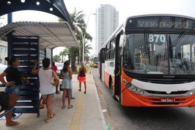 Prefeitura de Belém começa a instalação de novos abrigos de paradas de ônibus 