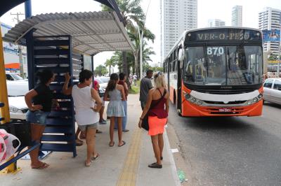 Prefeitura de Belém começa a instalação de novos abrigos de paradas de ônibus 