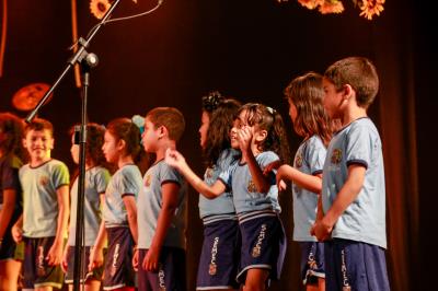 Alunos da rede municipal lançam o terceiro CD e DVD do projeto “Cantar-o-Lar”