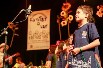 Alunos da rede municipal lançam o terceiro CD e DVD do projeto “Cantar-o-Lar”