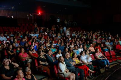 Alunos da rede municipal lançam o terceiro CD e DVD do projeto “Cantar-o-Lar”