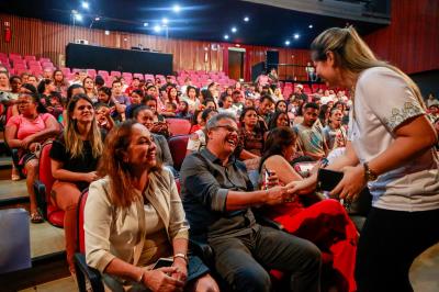 Alunos da rede municipal lançam o terceiro CD e DVD do projeto “Cantar-o-Lar”