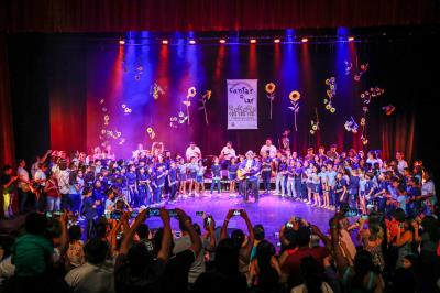 Alunos da rede municipal lançam o terceiro CD e DVD do projeto “Cantar-o-Lar”