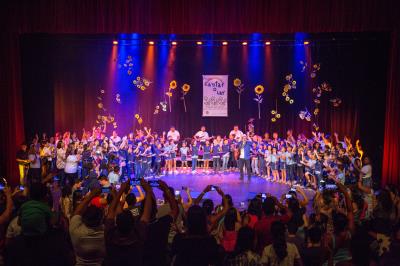 Alunos da rede municipal lançam o terceiro CD e DVD do projeto “Cantar-o-Lar”