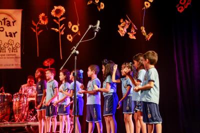 Alunos da rede municipal lançam o terceiro CD e DVD do projeto “Cantar-o-Lar”