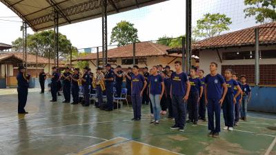 Crianças de escola municipal participam do projeto Guarda Amigo da Escola