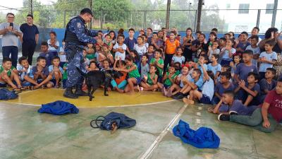 Crianças de escola municipal participam do projeto Guarda Amigo da Escola