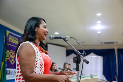 Prefeitura entrega 200 certificados de curso de crochê e empreendedorismo