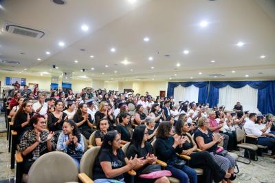 Prefeitura entrega 200 certificados de curso de crochê e empreendedorismo