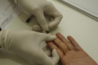 Dia D de vacinação contra o sarampo e de prevenção à sífilis lotou postos de saúde