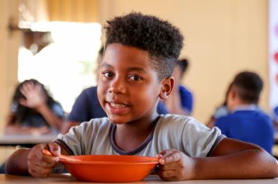 Agricultura familiar gera renda e garante qualidade na merenda escolar